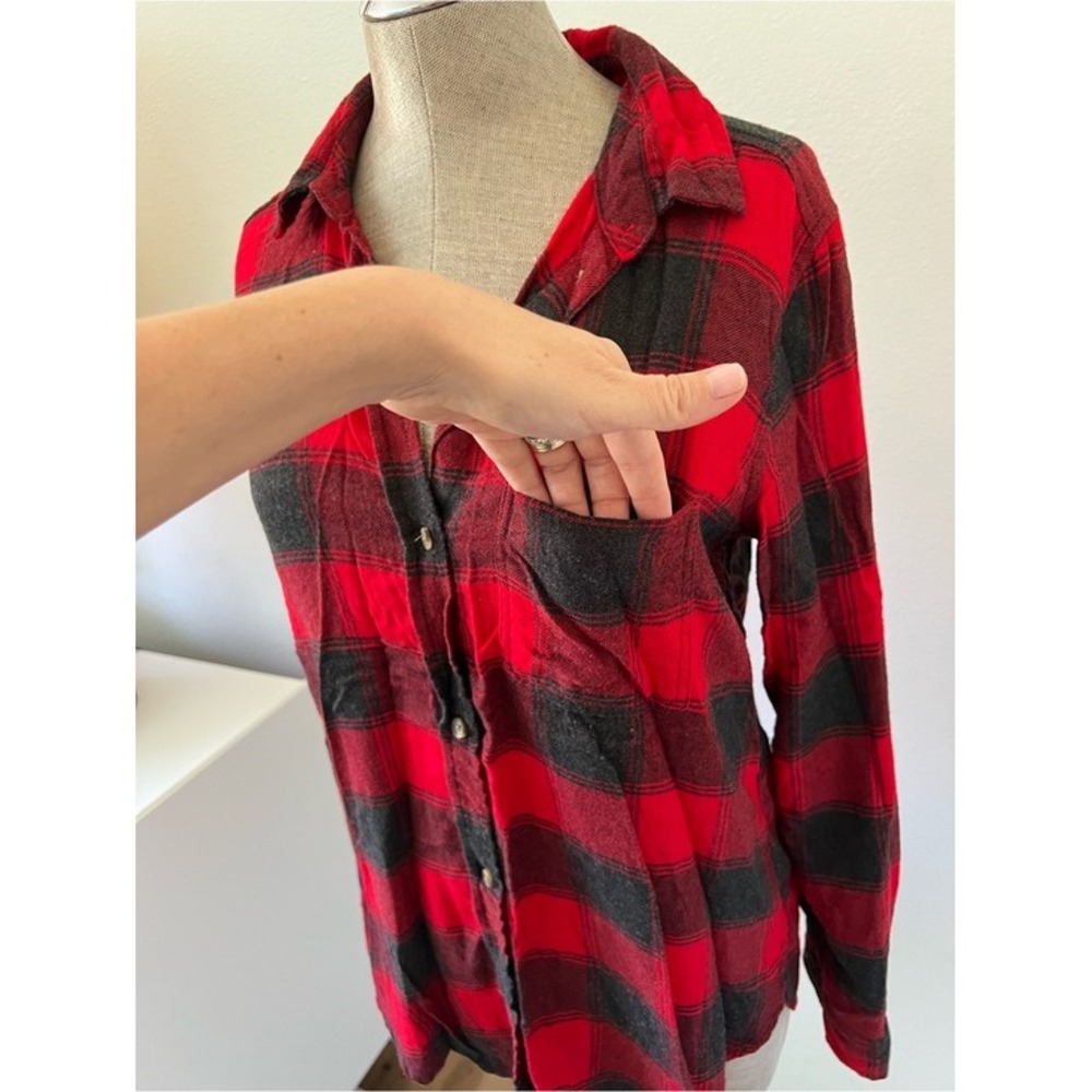 American Eagle Red Grey Buffalo Plaid Flannel Boyfriend Fit Button Down Shirt M - Picture 5 of 8